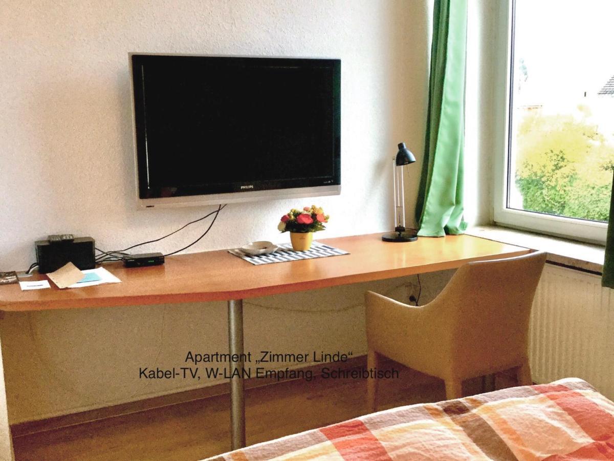 Ferienhaus Us Luett Hus Und Das Zimmer Linde Im Haupthaus Oldenburg Esterno foto