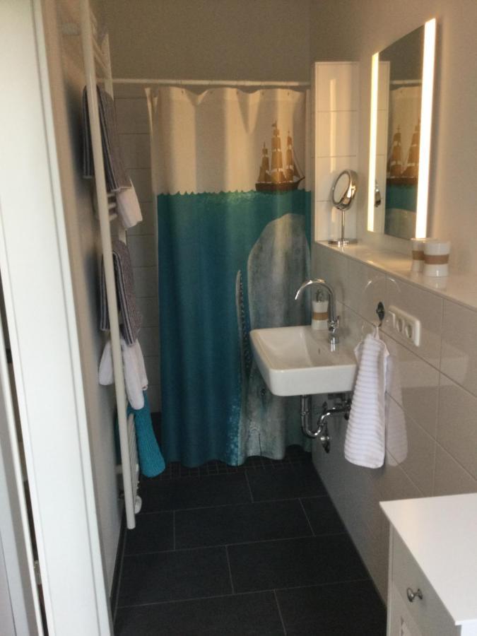 Ferienhaus Us Luett Hus Und Das Zimmer Linde Im Haupthaus Oldenburg Esterno foto